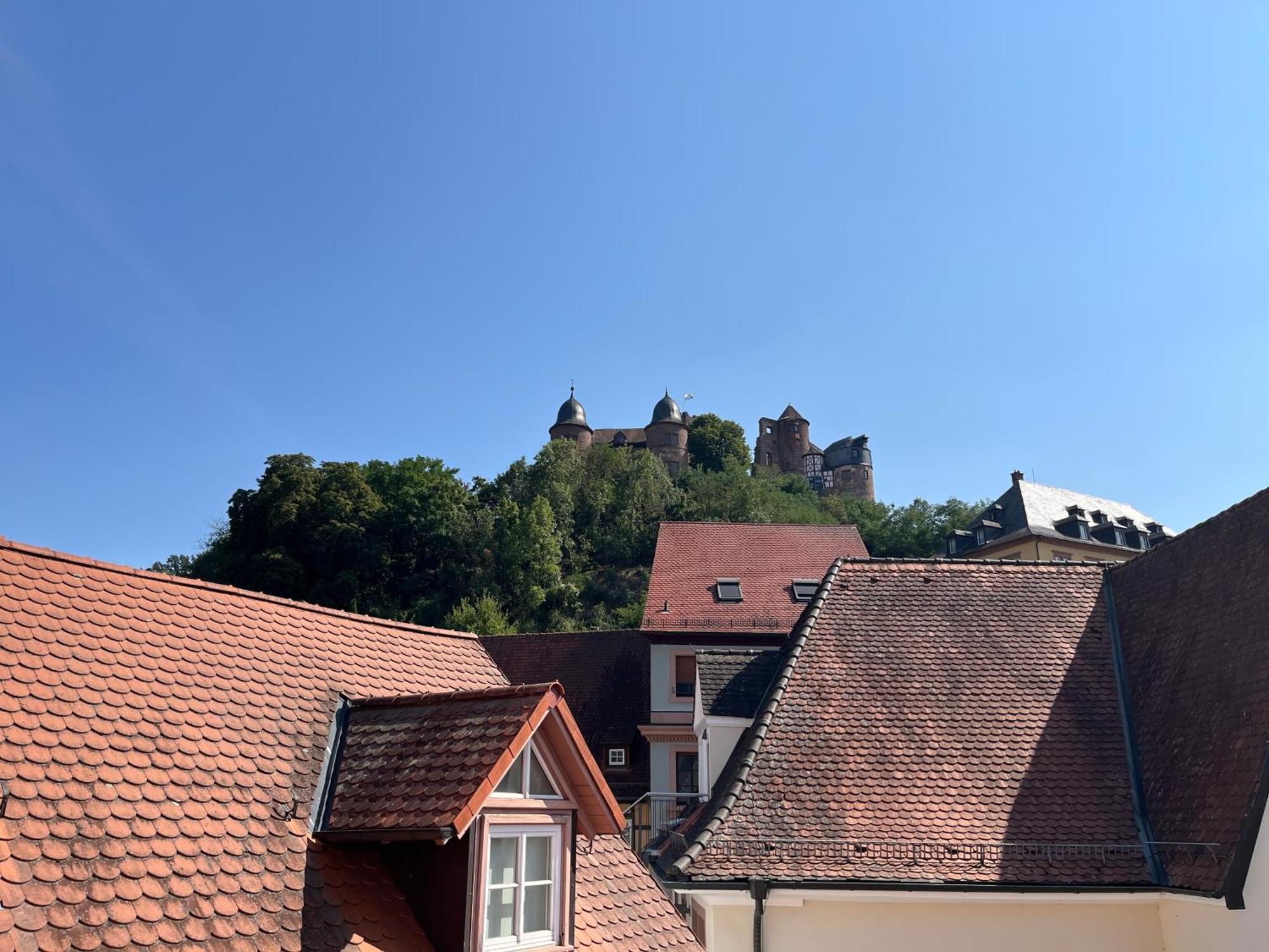 La Flamme Wertheim Garni Bed & Breakfast Bagian luar foto