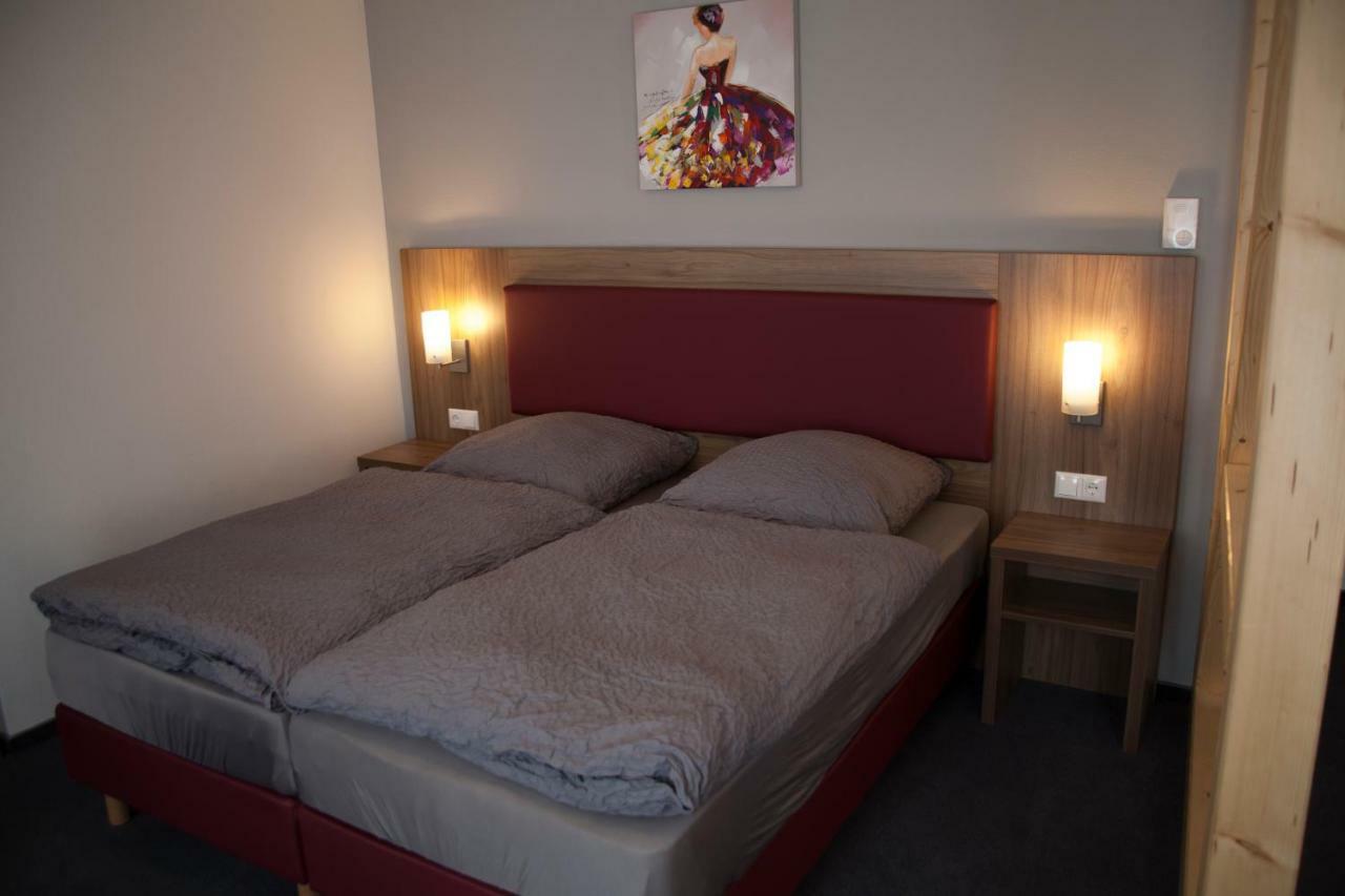 La Flamme Wertheim Garni Bed & Breakfast Bagian luar foto