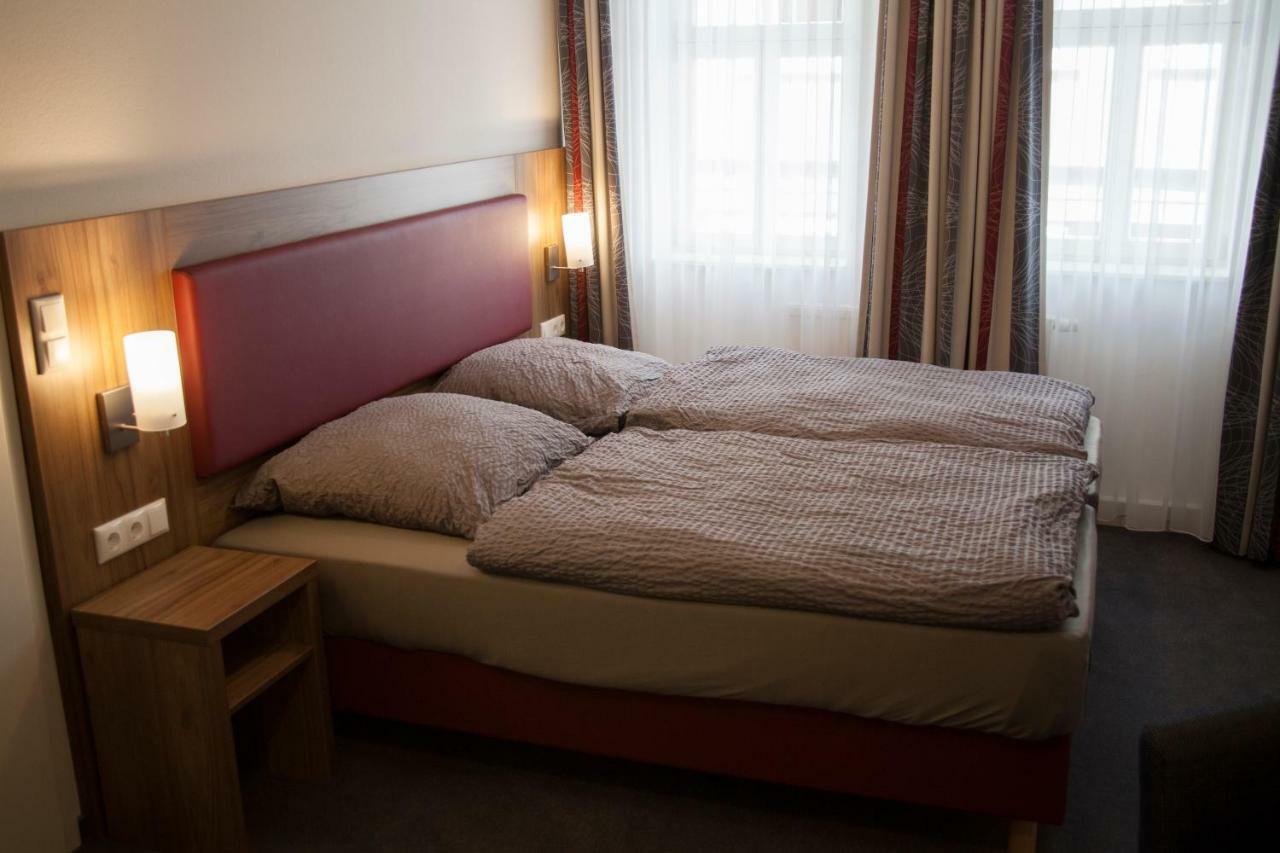 La Flamme Wertheim Garni Bed & Breakfast Bagian luar foto